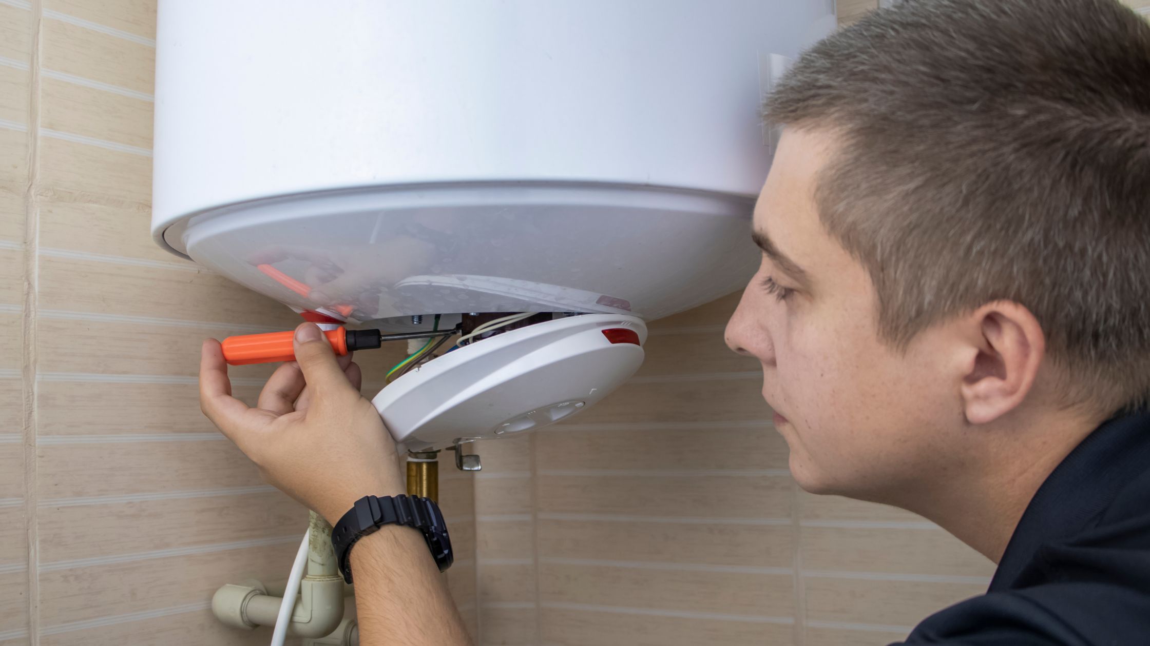 Guide on How to Replace Water Heater Element Without Draining